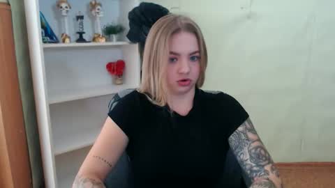 juliacrazy_ online show from September 25, 7:01 am