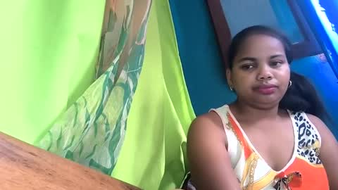 Snapshot of juliah02 chatting on February 4, 9:17 am juliah02 online show from February 4, 9:17 am