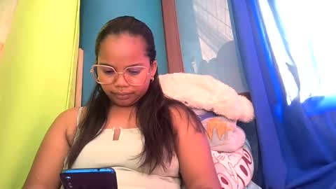 Snapshot of juliah02 chatting on February 9, 6:01 am juliah02 online show from February 9, 6:01 am