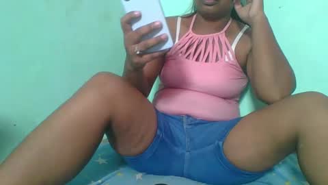 Snapshot of juliah02 chatting on February 13, 5:16 am juliah02 online show from February 13, 5:16 am