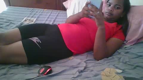 Snapshot of juliah02 chatting on February 26, 10:04 am juliah02 online show from February 26, 10:04 am