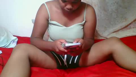 Snapshot of juliah02 chatting on March 4, 5:32 am juliah02 online show from March 4, 5:32 am