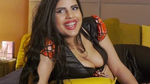 Snapshot of juliaharveyy chatting on January 24, 11:26 am Julia online show from January 24, 11:26 am