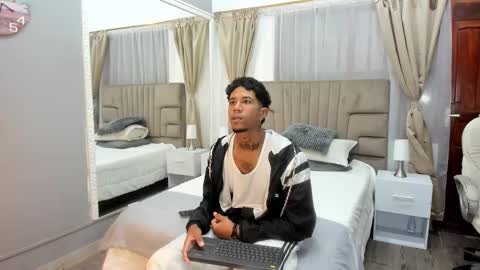 Snapshot of julian_billy chatting on January 7, 11:37 am julian billy online show from January 7, 11:37 am