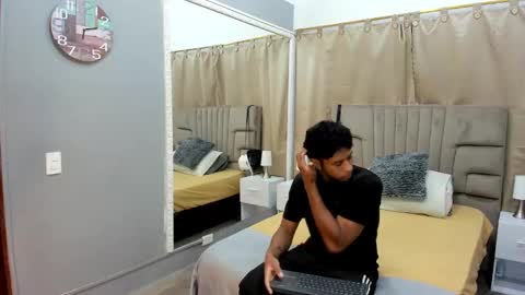 Snapshot of julian_billy chatting on January 15, 11:32 am julian billy online show from January 15, 11:32 am