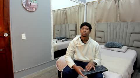 Snapshot of julian_billy chatting on January 17, 11:27 am julian billy online show from January 17, 11:27 am