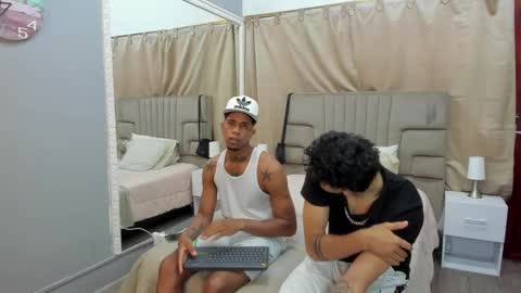 Snapshot of julian_billy chatting on February 23, 2:35 pm julian billy online show from February 23, 2:35 pm