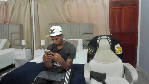 Snapshot of julian_billy chatting on February 26, 5:39 pm julian billy online show from February 26, 5:39 pm