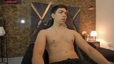 JULIAN  online show from February 28, 11:55 am