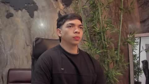 JULIAN  online show from March 14, 11:15 am