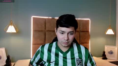 julian_smith21 online show from March 17, 12:52 pm