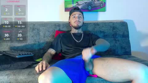 Snapshot of julian_tattoo chatting on December 19, 4:52 am Julian independent model online show from December 19, 4:52 am