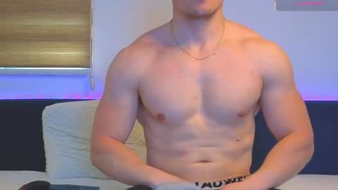 julian_turner online show from June 15, 12:29 pm