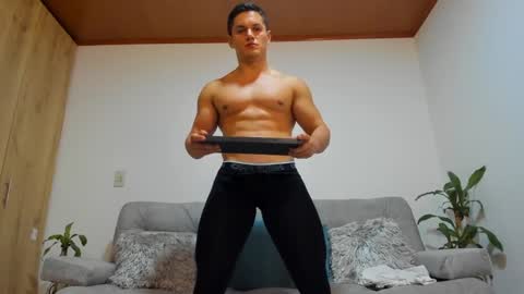 Snapshot of julian_wallace chatting on December 10, 4:13 am julian_wallace online show from December 10, 4:13 am