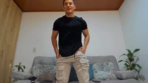 Snapshot of julian_wallace chatting on December 11, 12:12 am julian_wallace online show from December 11, 12:12 am