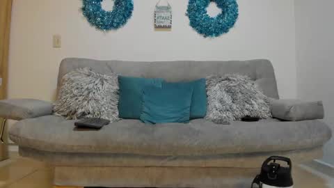 Snapshot of julian_wallace chatting on January 14, 12:43 am julian_wallace online show from January 14, 12:43 am