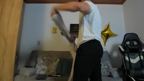 Snapshot of julian_wallace chatting on September 13, 7:57 pm julian_wallace online show from September 13, 7:57 pm