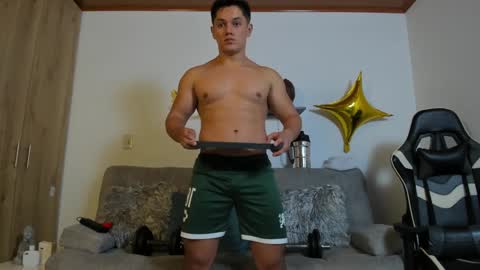 Snapshot of julian_wallace chatting on September 18, 4:31 pm julian_wallace online show from September 18, 4:31 pm