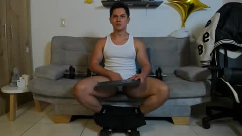 Snapshot of julian_wallace chatting on September 30, 12:15 am julian_wallace online show from September 30, 12:15 am