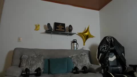 Snapshot of julian_wallace chatting on October 15, 5:18 am julian_wallace online show from October 15, 5:18 am
