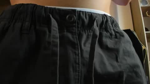 julian_wallace online show from May 1, 8:57 pm