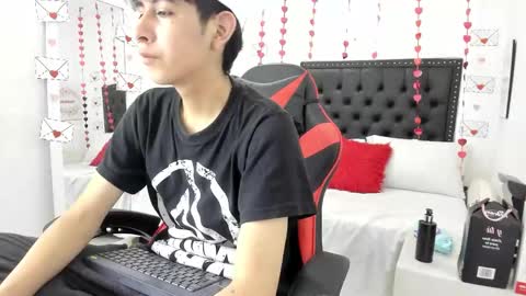 Julian online show from February 26, 9:14 pm