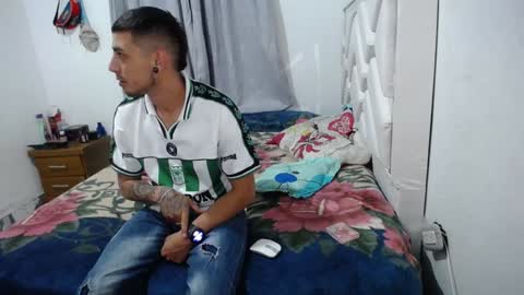 Juliana online show from December 6, 1:07 am