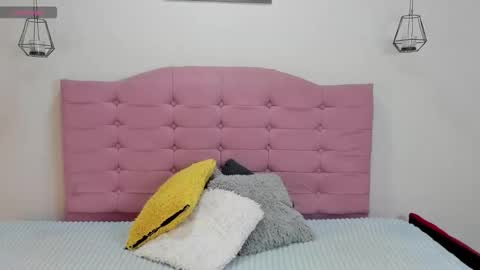 Juliana online show from February 25, 1:54 pm