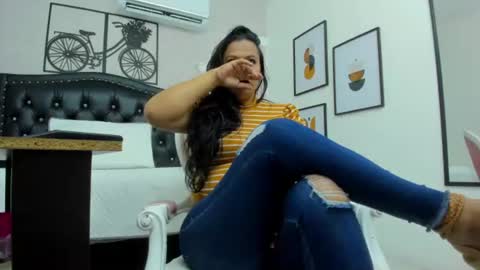 Snapshot of juliana_milf_ chatting on July 6, 1:08 pm juliana_milf_ online show from July 6, 1:08 pm