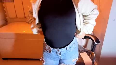 Online 2200 to 600 online show from December 4, 3:05 am