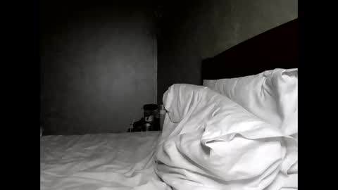 julianagold1 online show from December 22, 11:35 pm