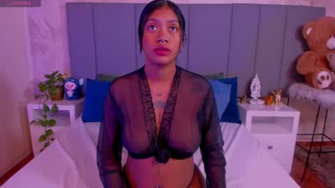 Snapshot of julianamiller chatting on February 14, 3:43 am juli online show from February 14, 3:43 am