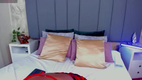 Snapshot of julianamiller chatting on November 22, 3:05 am juli online show from November 22, 3:05 am