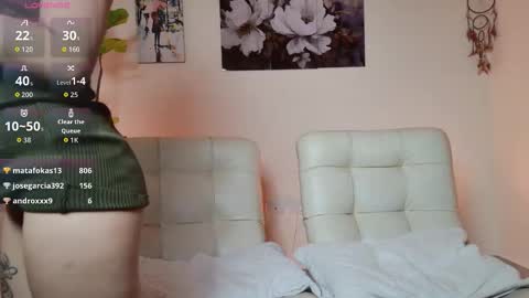 Juliana online show from March 10, 8:25 pm