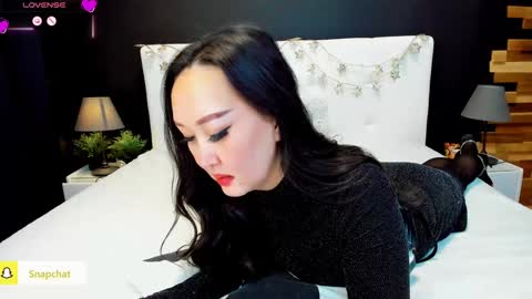 Snapshot of julianna_jamii chatting on December 7, 3:41 pm Julianna online show from December 7, 3:41 pm