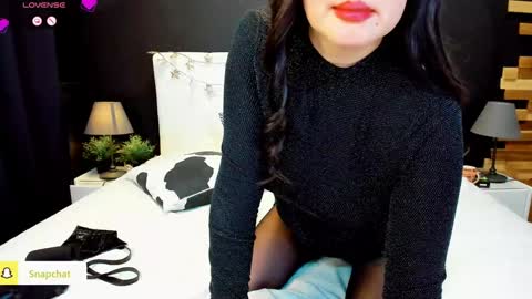 Julianna online show from December 7, 6:48 pm