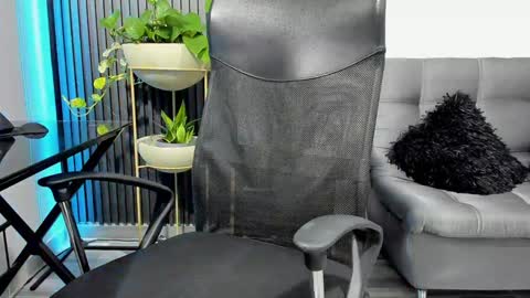 Snapshot of juliansexxx16 chatting on December 26, 5:40 pm Julian online show from December 26, 5:40 pm