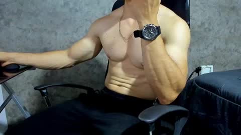 Snapshot of juliansexxx16 chatting on October 24, 11:23 pm Julian online show from October 24, 11:23 pm