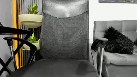 Snapshot of juliansexxx16 chatting on November 19, 11:27 pm Julian online show from November 19, 11:27 pm