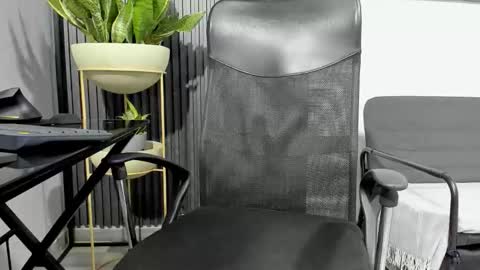 Snapshot of juliansexxx16 chatting on February 10, 1:04 pm Julian online show from February 10, 1:04 pm