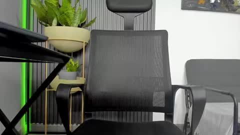 Snapshot of juliansexxx16 chatting on March 5, 12:23 pm Julian online show from March 5, 12:23 pm