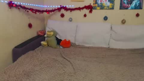 Snapshot of juliasane_ chatting on December 29, 4:51 pm Jul online show from December 29, 4:51 pm