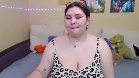 Snapshot of juliasane_ chatting on January 12, 8:03 pm Jul online show from January 12, 8:03 pm