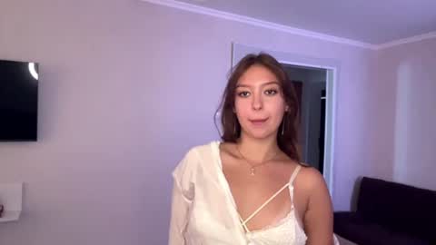 Julia online show from August 8, 5:42 am