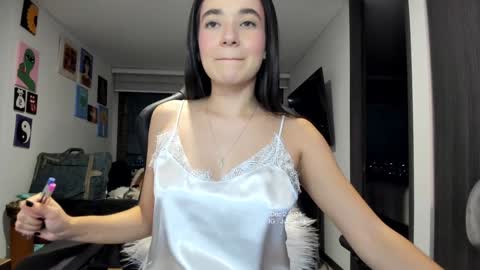 Snapshot of julidavila chatting on December 3, 12:24 am Jeimy Help me to reach 100 thumbs up online show from December 3, 12:24 am