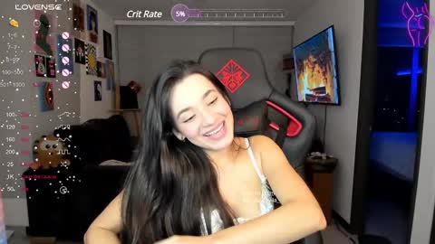 Snapshot of julidavila chatting on February 11, 3:40 am Jeimy Help me to reach 100 thumbs up online show from February 11, 3:40 am