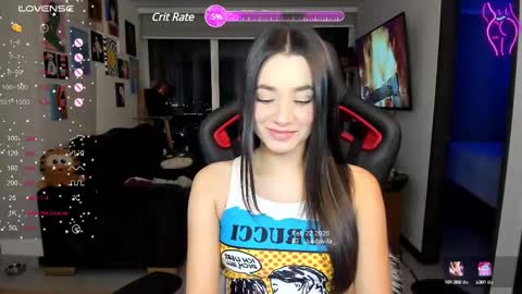 Snapshot of julidavila chatting on February 23, 1:13 am Jeimy Help me to reach 100 thumbs up online show from February 23, 1:13 am