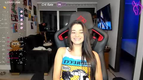 Snapshot of julidavila chatting on February 23, 4:17 am Jeimy Help me to reach 100 thumbs up online show from February 23, 4:17 am