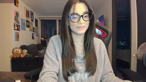 Snapshot of julidavila chatting on September 21, 2:02 am Jeimy Help me to reach 100 thumbs up online show from September 21, 2:02 am