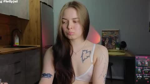 Snapshot of julidropp chatting on March 7, 8:00 pm julidropp online show from March 7, 8:00 pm